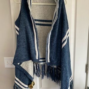 EUC Ethereal by Paper Crane medium Sleeveless Open Front Sweater Top